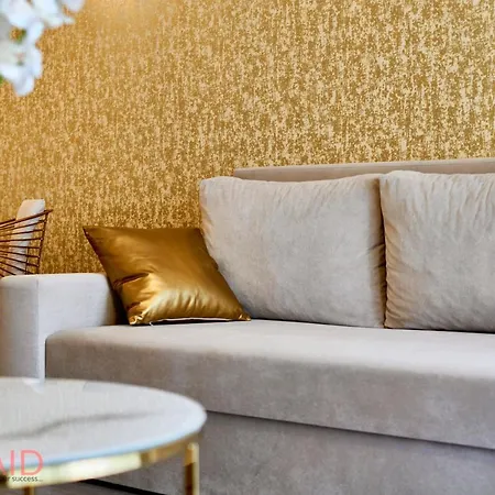 Azur - Hostaid שיופוק