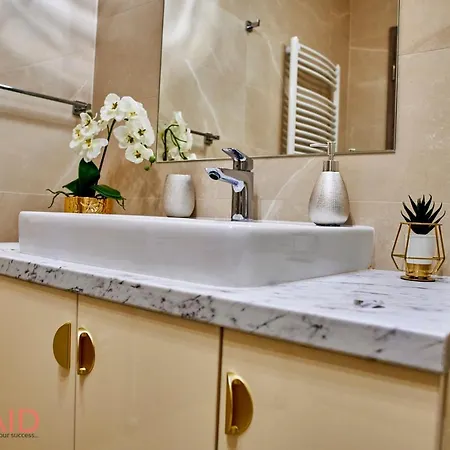 Azur - Hostaid שיופוק