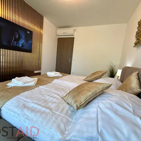 Azur - Hostaid *